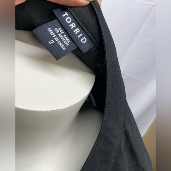 😍Torrid plus size top - Picture 2 of 2
